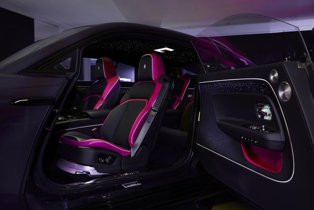 블랙 배지 스펙터/사진=롤스로이스모터카