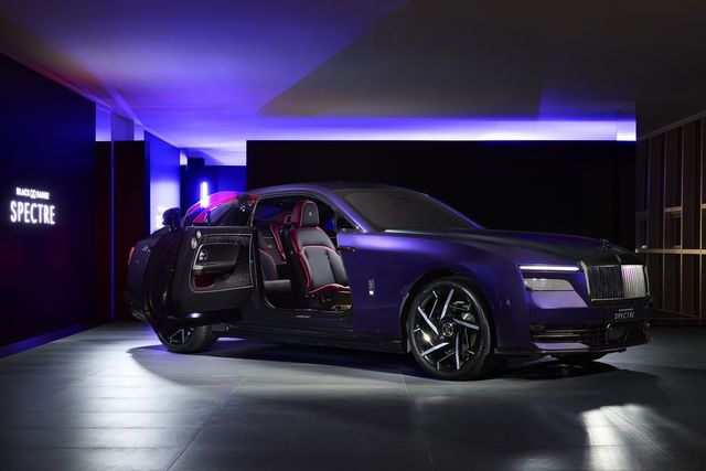 블랙 배지 스펙터/사진=롤스로이스모터카