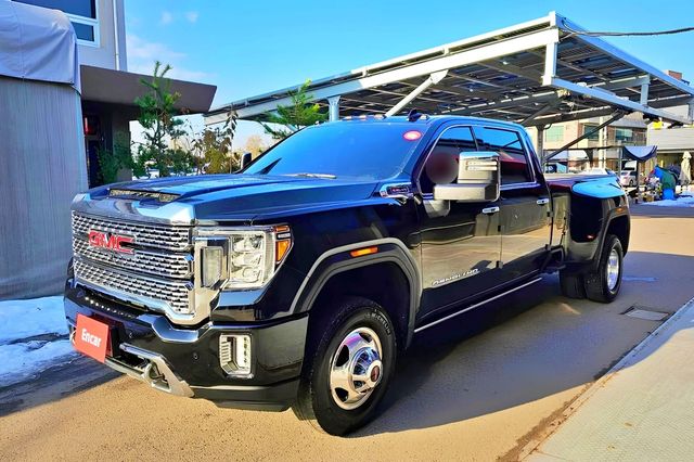 중고차 매물로 등록된 2022년식 GMC 시에라 3500HD /사진=엔카