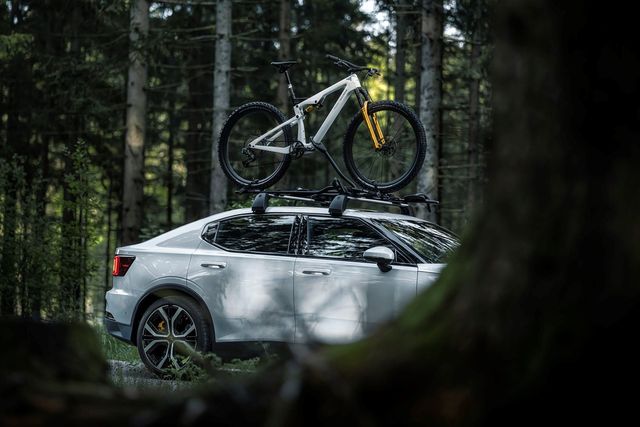 '투르 드 경남 2025'에 차량을 지원하는 폴스타/사진=폴스타코리아