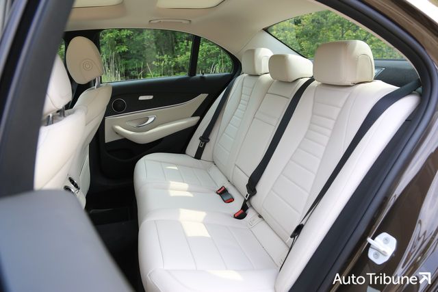 중고차 시장에서 3천만 원 내외에 구입 가능한 E클래스 /사진=양봉수 기자