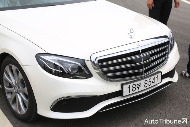 중고차 시장에서 3천만 원 내외에 구입 가능한 E클래스 /사진=양봉수 기자