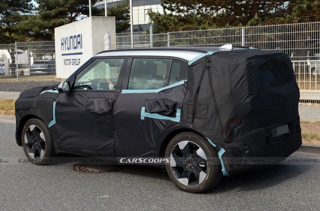 기아 EV2 스파이샷/사진=CARSCOOPS