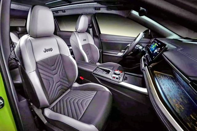 지프 신형 컴패스 유출 사진 /사진=Carscoops