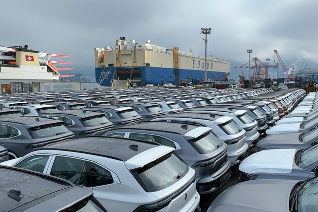 수출 선적 중인 그랑 콜레오스/사진=르노코리아