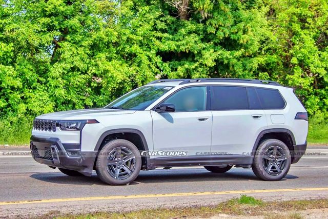 지프 신형 체로키 스파이샷 /사진=Carscoops