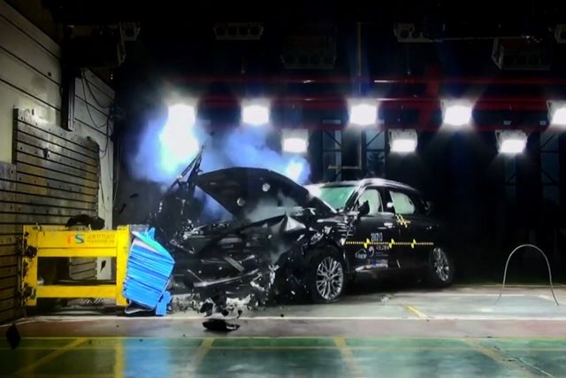 제네시스 GV80의 충돌 안전성 테스트 모습 /사진=KNCAP