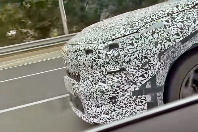 르노 오로라2 프로젝트 예상 테스트카 스파이샷 /사진=유튜브 '초원이 하고싶은거 다해!'