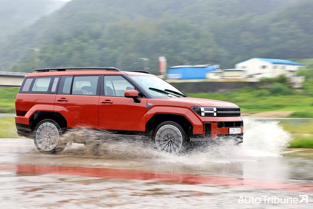 빗길을 질주하는 싼타페 /사진=양봉수 기자