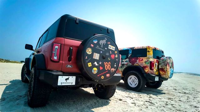 alice + olivia x Bronco /사진=포드