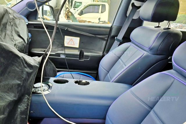 제네시스 GV90 실내 스파이샷 /사진=유튜브 '힐러 Healer TV'