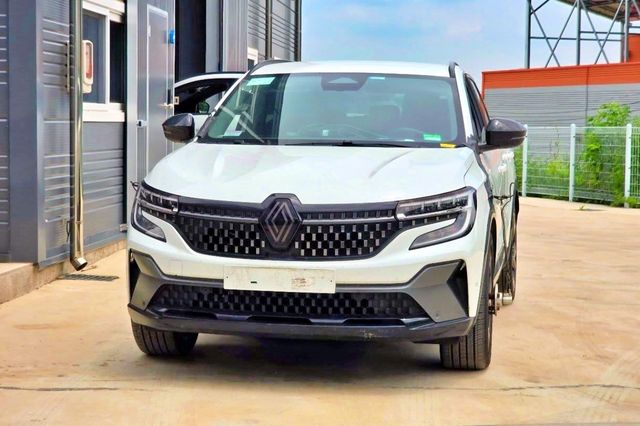 국내에서 포착된 르노 오스트랄 /사진=인스타그램 'shorts_car'