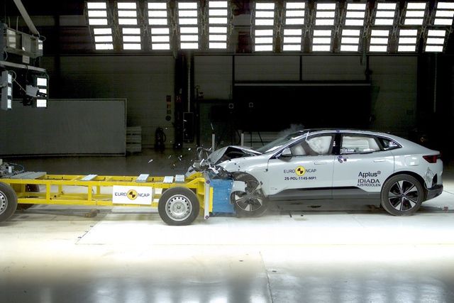 유로 NCAP 테스트 중인 폴스타 4/사진=폴스타코리아