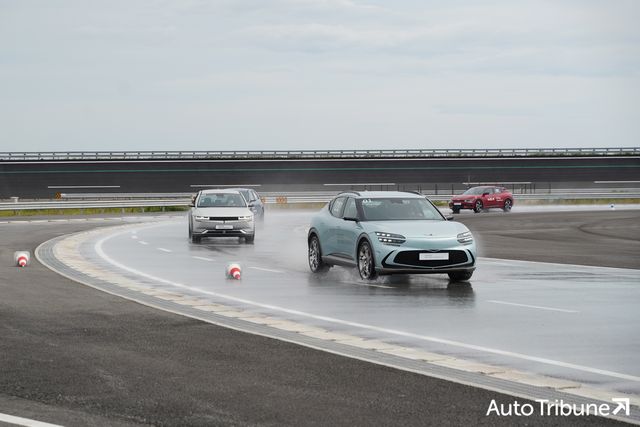 참고사진. 젖은 노면주행을 주행 중인 차/사진=기노현 기자