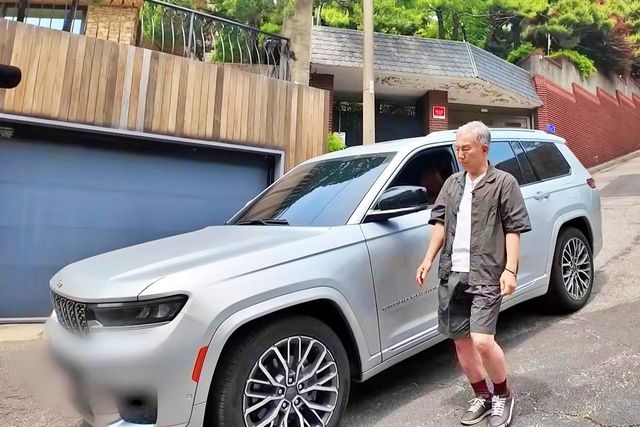 손병호와 지프 그랜드 체로키 L /사진=유튜브 'AZ짱 손병호'