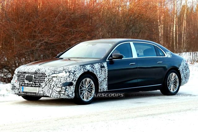 메르세데스-마이바흐 S-클래스 부분 변경 모델 테스트카(사진=Carscoops)