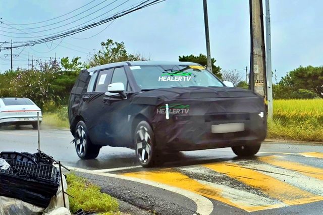 현대 싼타페 부분 변경 모델 테스트카 스파이샷 /사진=유튜브 '힐러 Healer TV'