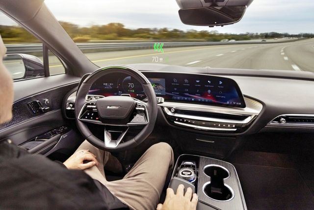 리릭 슈퍼크루즈 사용 예시 /사진=캐딜락