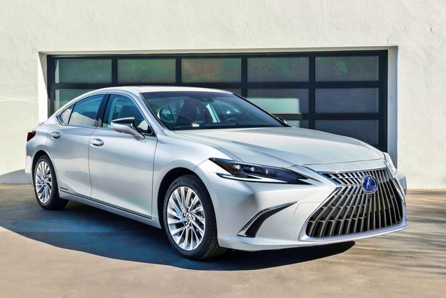 ES /사진=렉서스