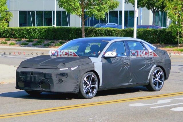 신형 아반떼 스파이샷/사진=KCB