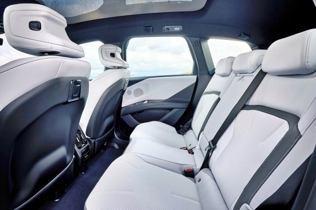 신형 iX3 /사진=BMW