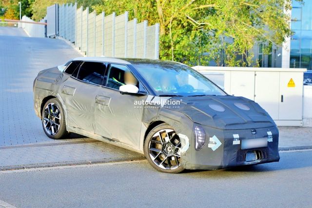 기아 EV4 GT 테스트카 스파이샷 /사진=autoevolution