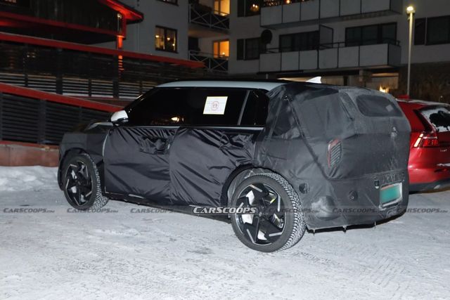 기아 EV3 GT 테스트카 스파이샷 /사진=carscoops.com