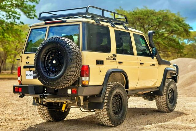 토요타 랜드크루저 70 시리즈 튜닝카 /사진=블랙박스 커스텀 4x4