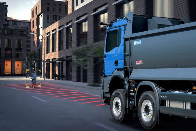 첨단 사양이 탑재된 만트럭 EBA 플러스 /사진=만트럭