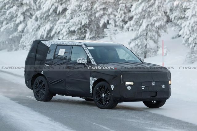 현대 싼타페 부분 변경 모델 스파이샷 /사진=Carscoops