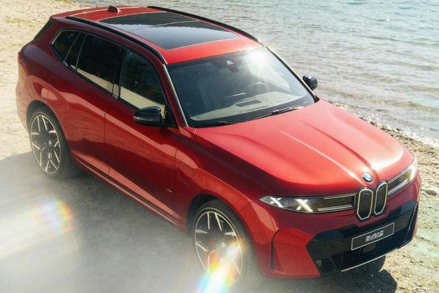 위장막이 벗겨진 채 공개된 BMW X5를 기반으로 다시 제작된 예상도 /사진=Sugardesign