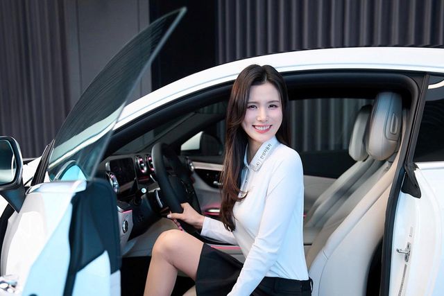 메르세데스-벤츠 CLE 쿠페와 박진이 프로 /사진=한성자동차