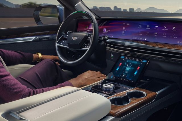 캐딜락 에스컬레이드의 슈퍼크루즈 작동 모습 /사진=GM
