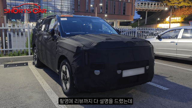 현대 싼타페 부분변경 스파이샷 /사진=유튜브 '숏카 SHORTS CAR'
