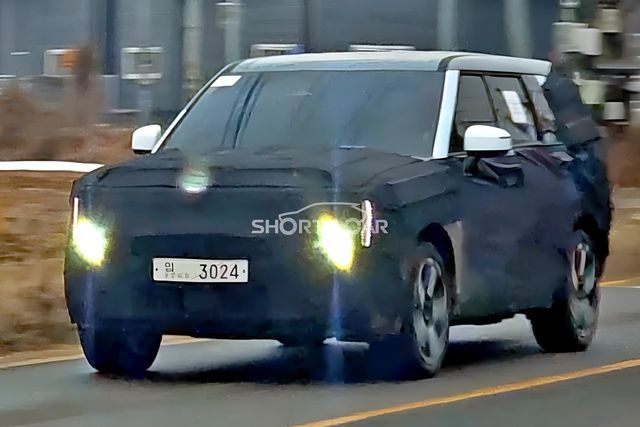 현대 싼타페 부분변경 스파이샷 /사진=유튜브 '숏카 SHORTS CAR'