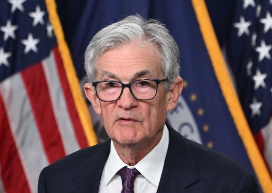 제롬 파월 미 연방준비제도(연준·Fed) 의장이 18일(현지시간) 열린 연방준비제도이사회 기자회견에서 언론의 질문에 답하고 있다.&nbsp;