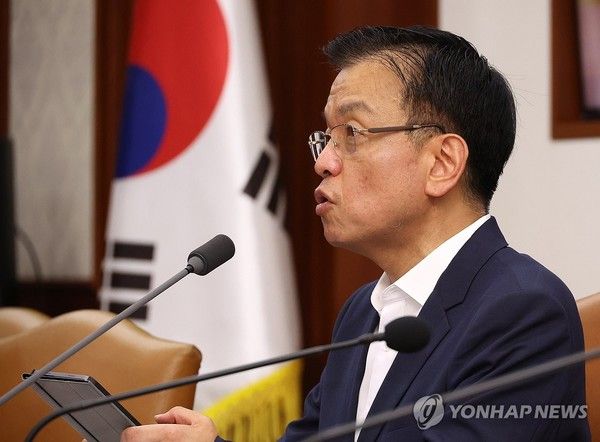 최상목 부총리 겸 기획재정부 장관이 23일 서울 종로구 정부서울청사에서 열린 경제관계장관회의에서 발언하고 있다. (사진=연합뉴스)