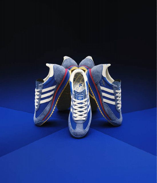 아디다스 오리지널스가 전 세계 크리에이터에게 사랑받는 스타일 아이콘이자 전설적인 초경량 로드 러닝화 시리즈 ‘아디다스 SL 72’의 SS24 시즈널 컬러웨이를 공개했다(사진제공: 아디다스 오리지널스)