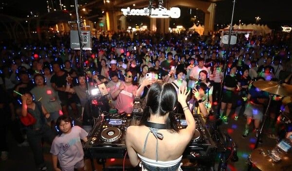 2024 한강 축제 / 온라인 커뮤니티