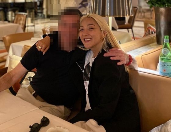 가수 겸 뮤지컬 배우 바다(오른쪽) / 바다 인스타그램