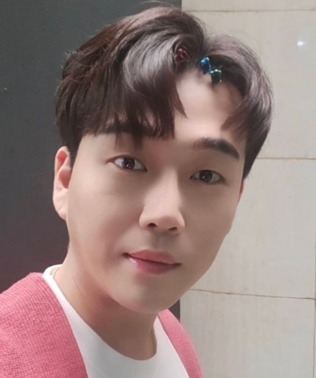 트로트 가수 황영웅 출처-온라인커뮤니티