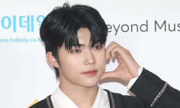 아시안게임 축구 결승전을 언급해 질타를 받고 있는 제로베이스원 박건욱 / 출처 - 온라인 커뮤니티