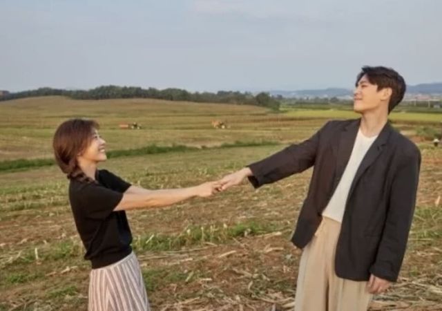 박소진과 이동하는 오늘(18일) 서울 모처에서 결혼식을 올린다. 출처-온라인커뮤니티