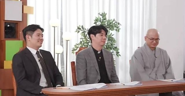 부모님 카드로 모텔 데이트를 하는 커플의 사연이 공개됐다. / '성지순례'