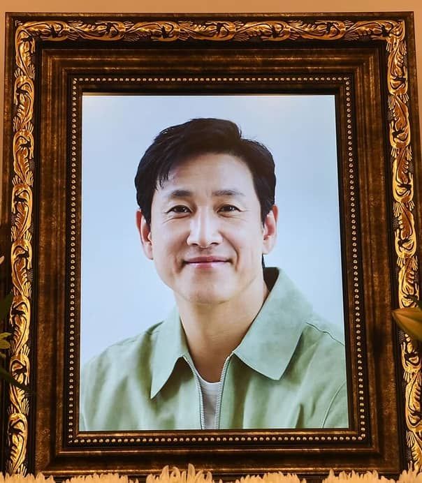 배우 이선균이 마약 투약 혐의 수사 중 유서를 남긴 채 사망했다. / 온라인 커뮤니티