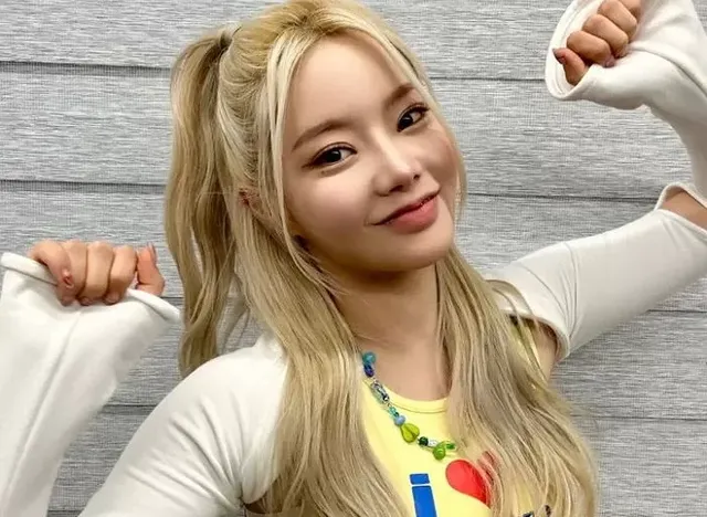 Instagram 'we_fiftyfifty'