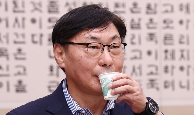 origin_국감종합국감출석한이화영.jpg
