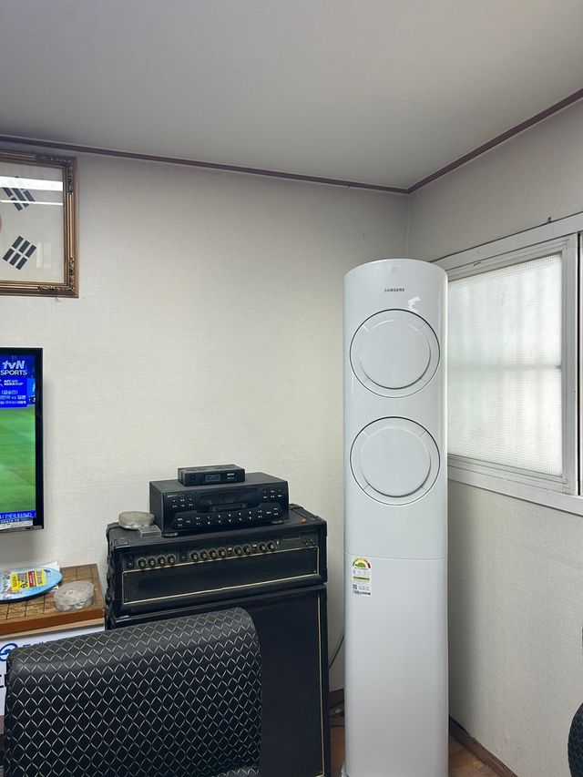 실내온도가 30도지만 방아다리경로당의 에어컨은 꺼져있다. /유승하