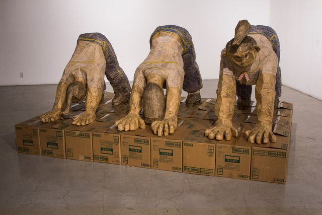 견상(犬狀)자세 중인 알바생 /신민