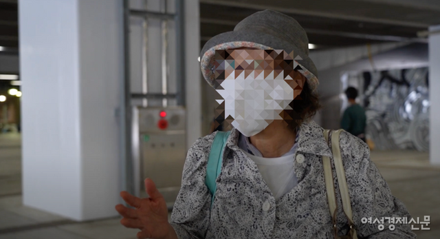 지난 9월 일본 도쿄도청 입구에서 본지와 만난 비장애인 시민&nbsp;D씨(여‧75)는 “쇼핑몰, 공공기관 등 건물에 대한 접근성이 열악하다고 느낀 적은 없다. 전부 자동문이라서 출입에 불편함을 느끼진 않는다”라고 답했다. /여성경제신문